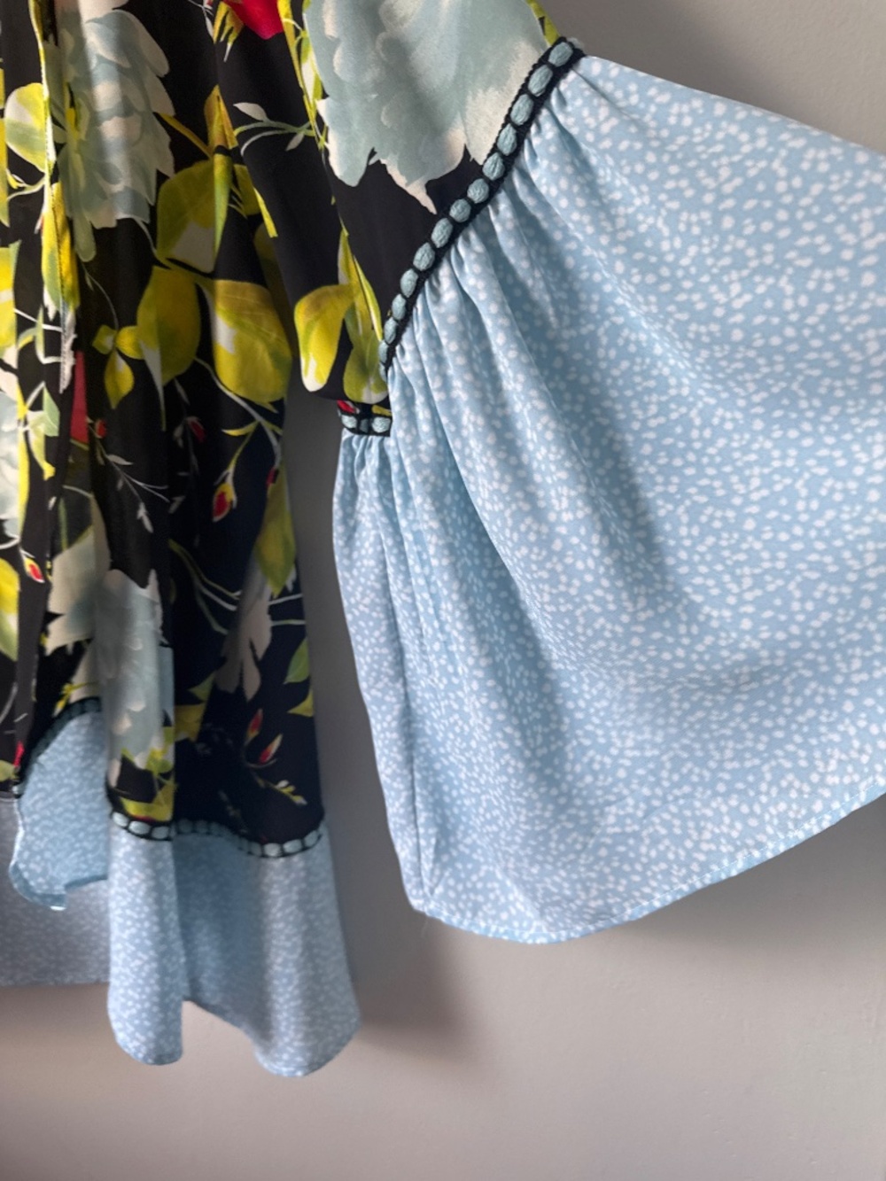 The pioneer woman floral kimono - Picture 4 of 5